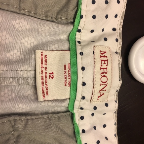 EUC Women’s Size 12 patterned shorts - Picture 3 of 5